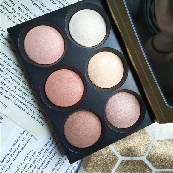 Bare Minerals You had me at a Glow Palette - Picture 7 of 8